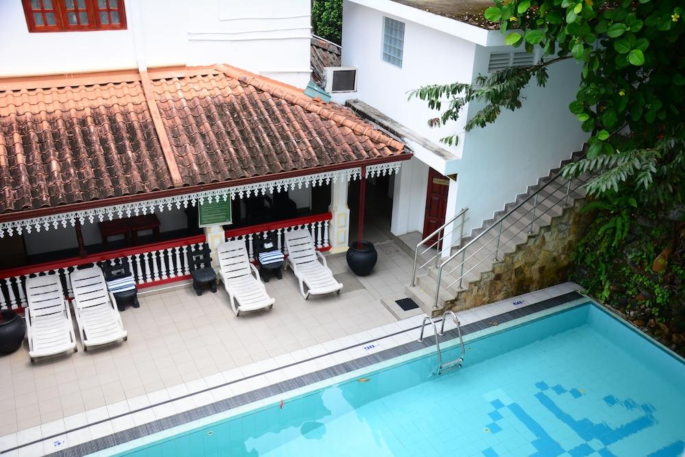 Centauria Hill Resort Ratnapura Extérieur photo
