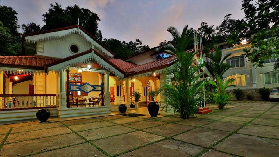 Centauria Hill Resort Ratnapura Extérieur photo
