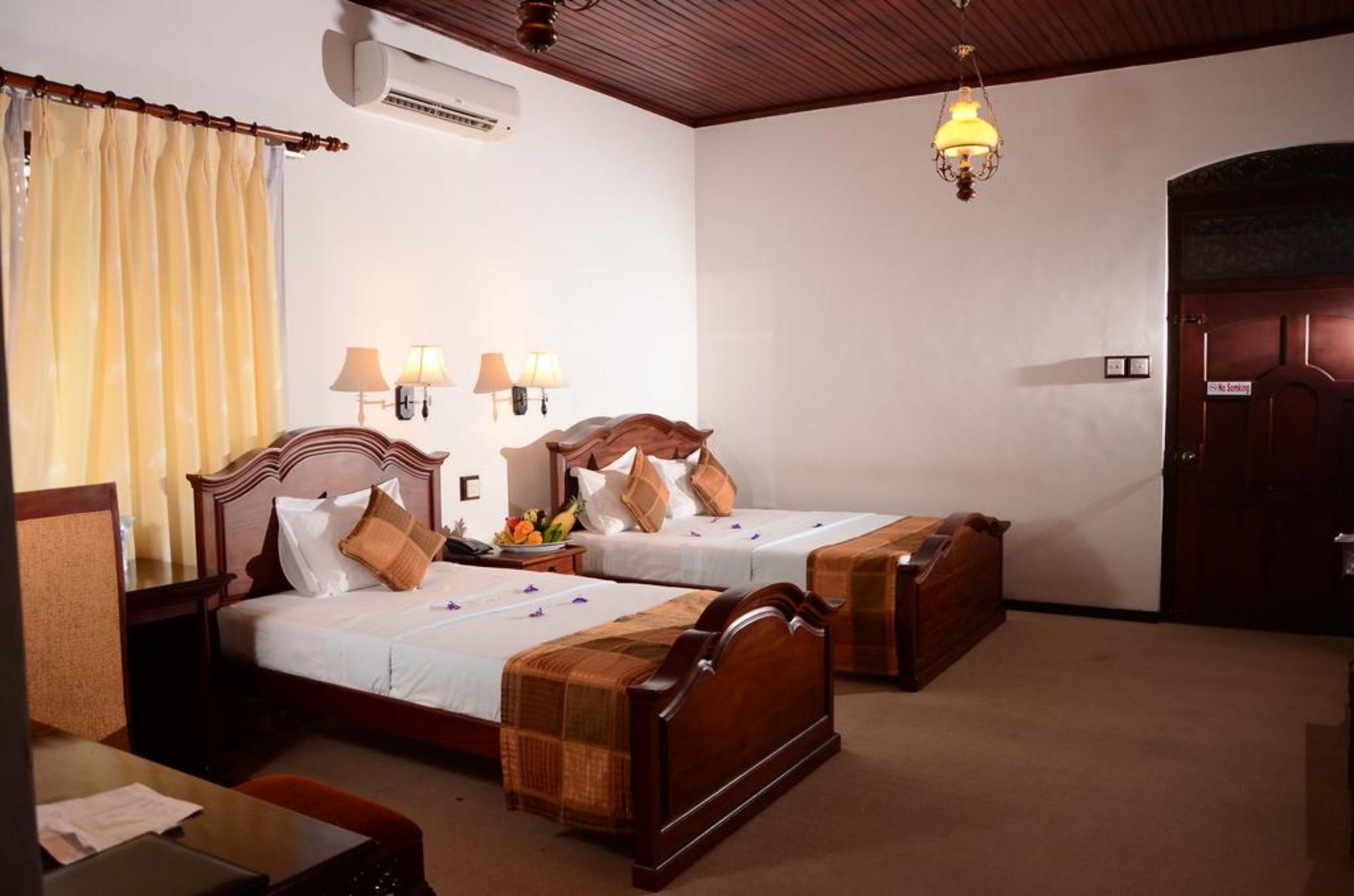 Centauria Hill Resort Ratnapura Extérieur photo