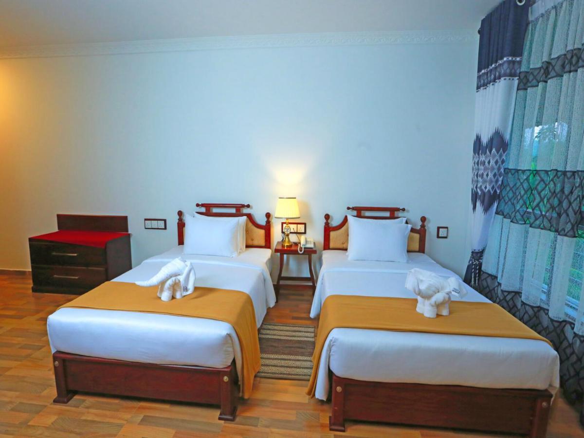 Centauria Hill Resort Ratnapura Extérieur photo